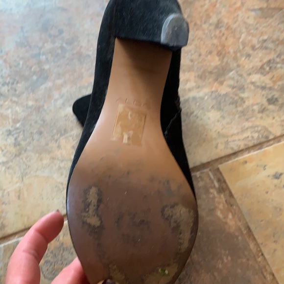 Black ankle booties. Gently worn - Picture 9 of 9